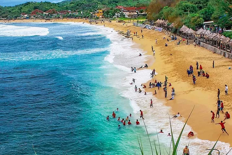 Indahnya Pantai Slili di Gunungkidul yang tersembunyi di balik bukit. (Dok. lensa44.com)