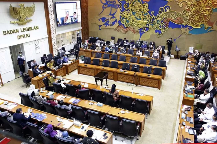 Suasana Rapat Pleno pengambilan keputusan atas hasil pembahasan RUU tentang Tindak Pidana Kekerasan Seksual dengan Badan Legislasi DPR di Kompleks Parlemen, Senayan, Jakarta, 6 April 2022. (TOPAN)
